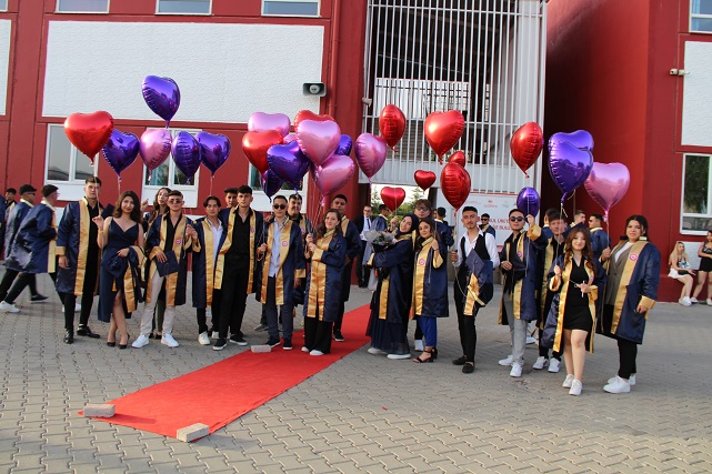 Bir dönem sona eriyor Öğrencileri Mezuniyet coşkusu sardı