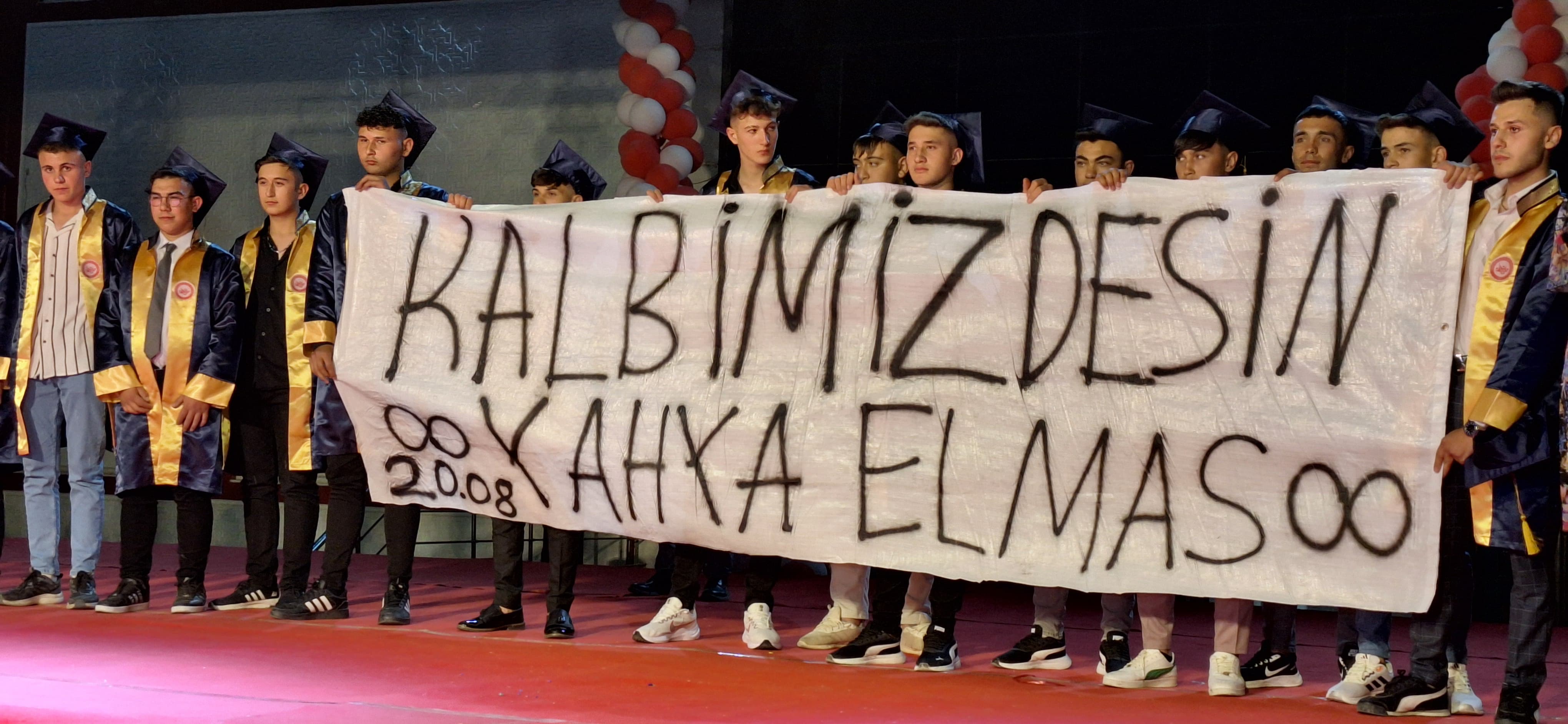 Yahya Elmas  Arkadaşlarının Kalbinde Mezun Oldu
