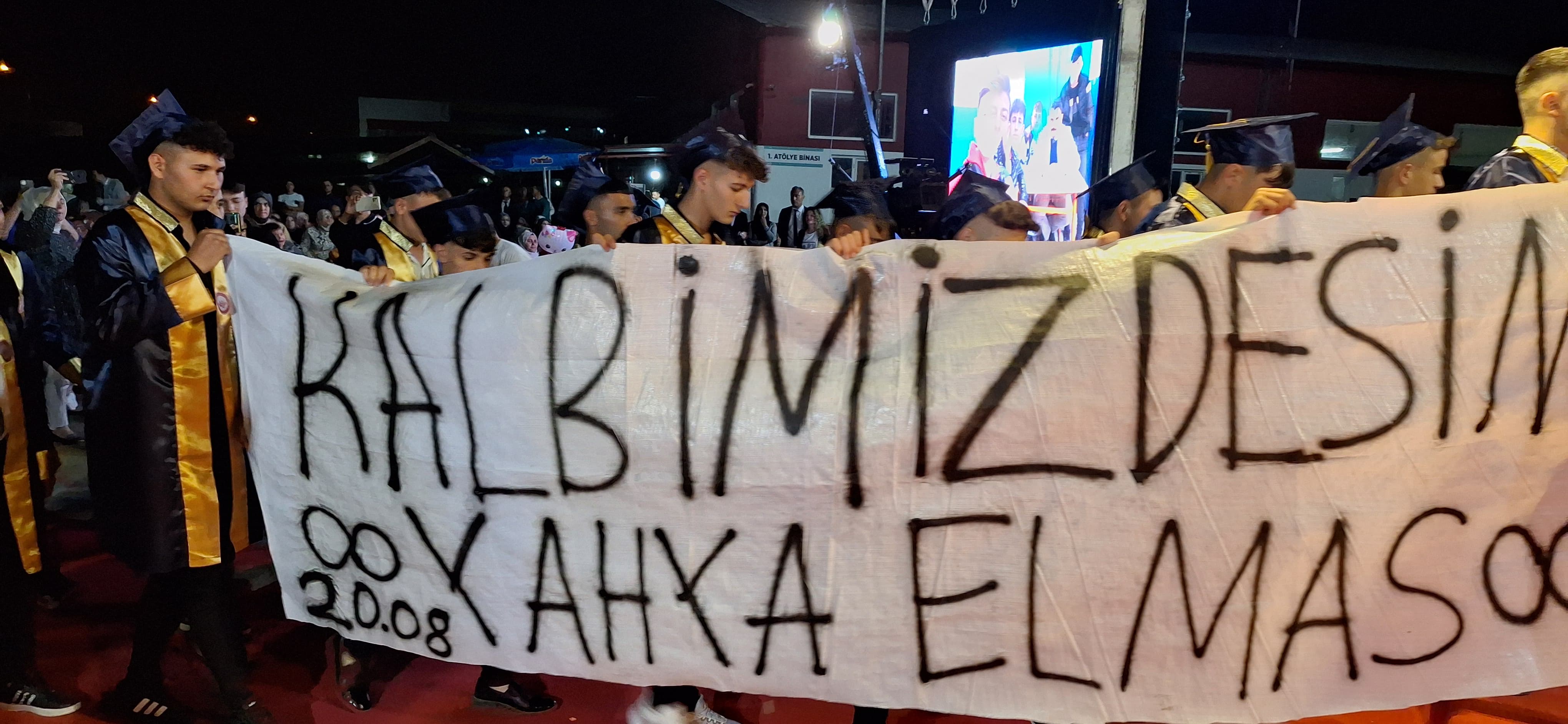 Yahya Elmas  Arkadaşlarının Kalbinde Mezun Oldu