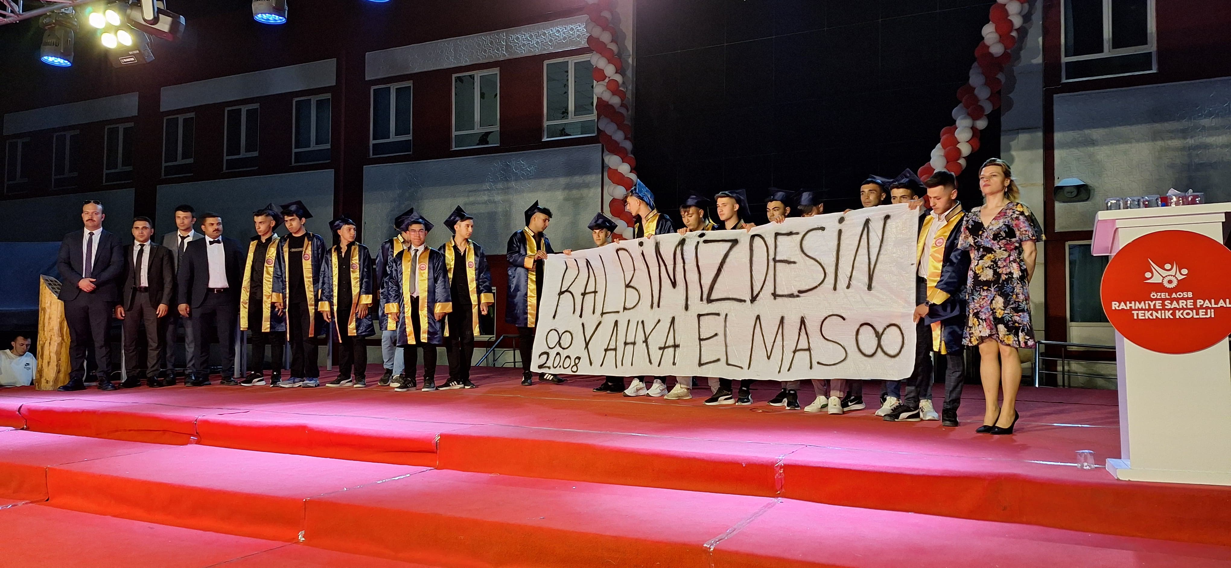 Yahya Elmas  Arkadaşlarının Kalbinde Mezun Oldu