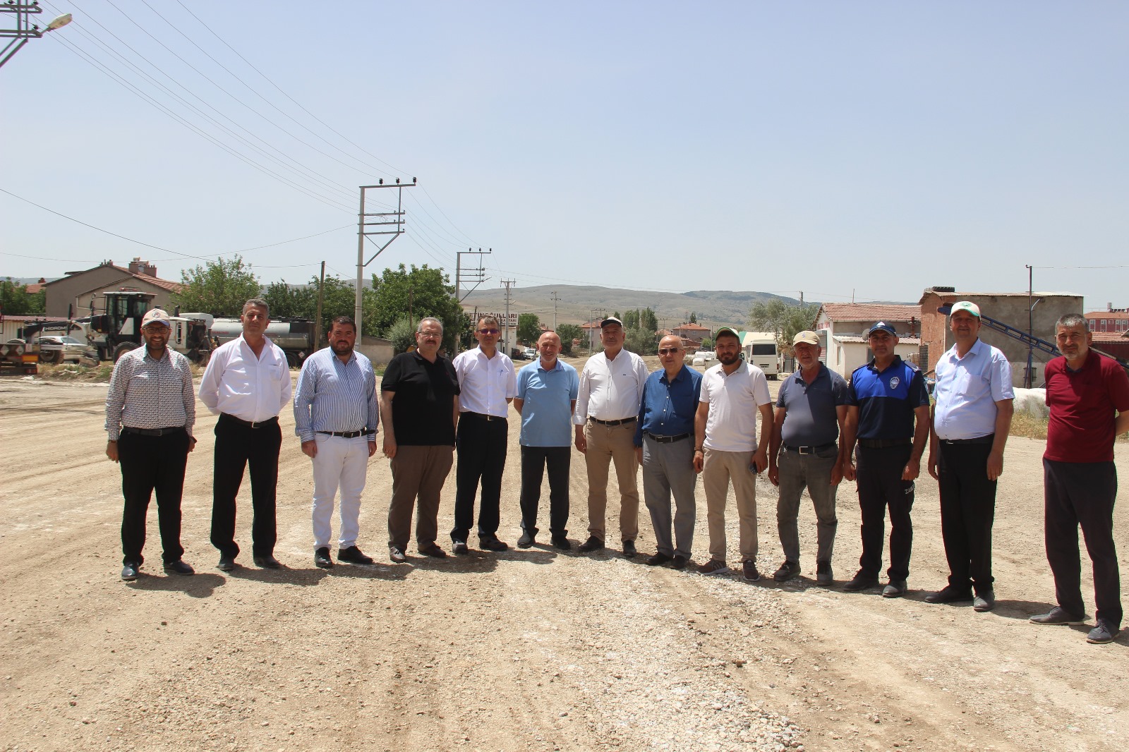 Asfalt Sezonu Açıldı: Havaların düzelmesiyle yol bakım ve asfalt çalışmaları başladı