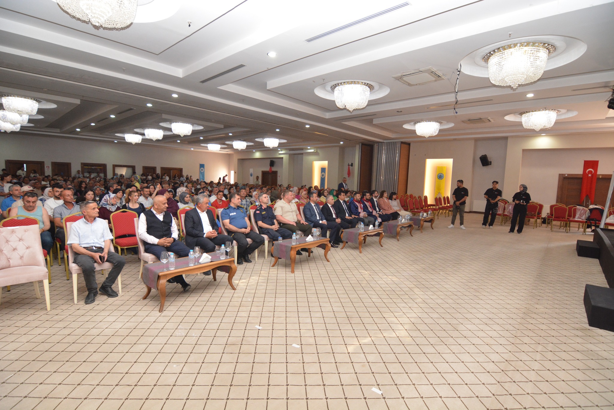 Başkan Öztaş Mezuniyet Töreninde Gençlerle Buluştu