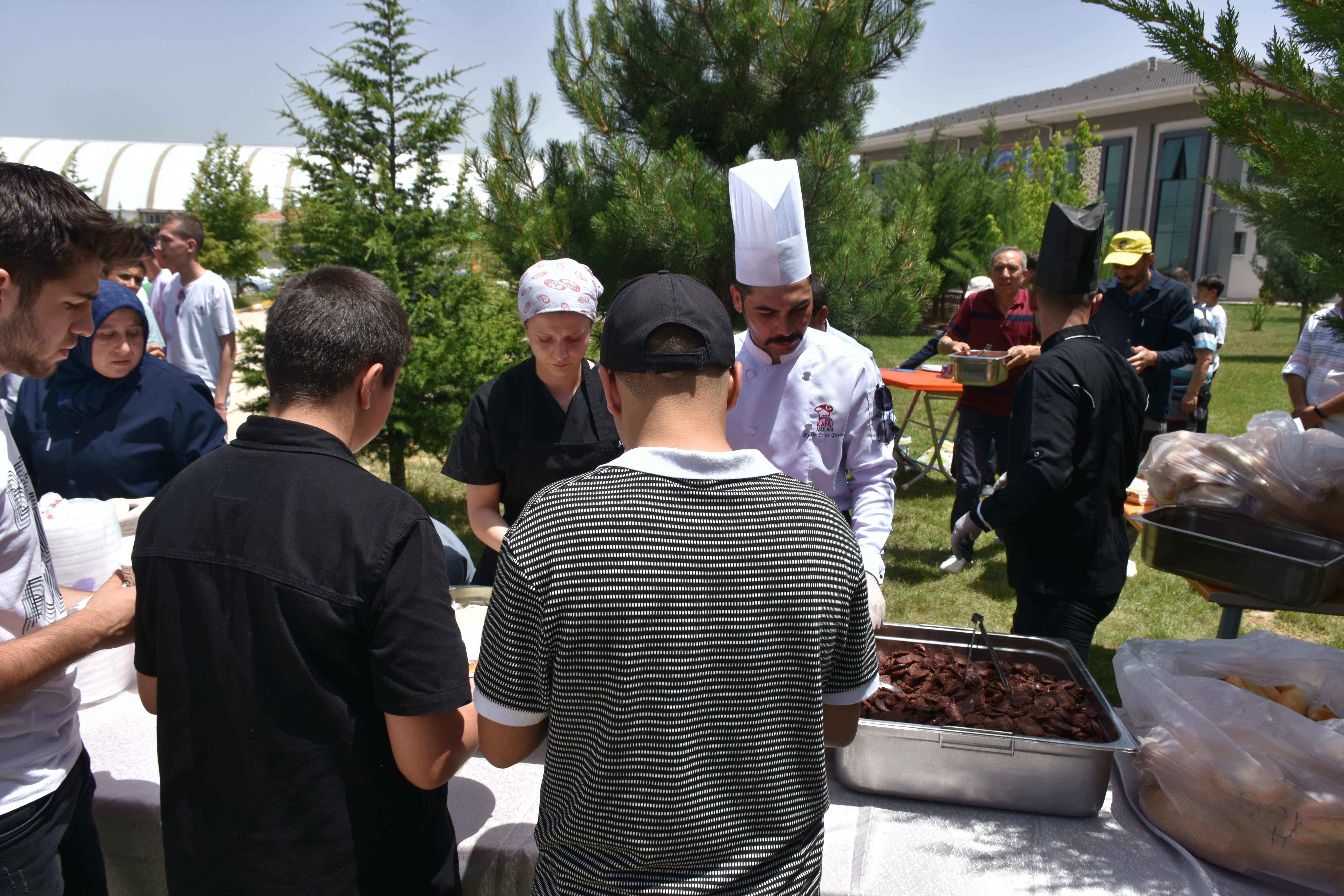 Vali Yiğitbaşı, Okul Ziyaretinde Bulundu