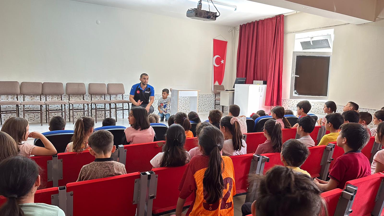 Minik Kahramanlar Yetişiyor!
