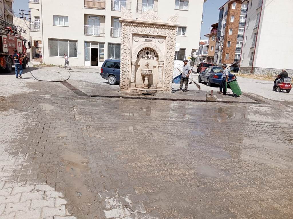 "İLÇEMİZİ DAHA YAŞANABİLİR KILMAK İÇİN GAYRET GÖSTERİYORUZ"