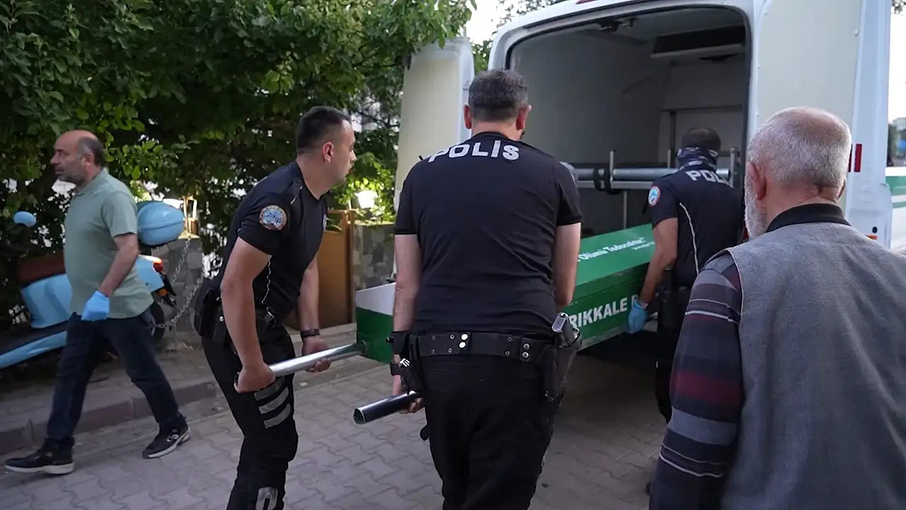 80 yaşındaki kadın evinde kesici aletle öldürüldü! Kimliği belirsiz saldırgan tarafından saldırıya uğradı
