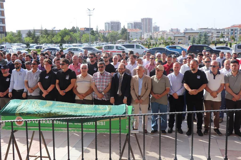 İŞ İNSANI ARİF ŞENGÜL SON YOLCULUĞUNA UĞURLANDI