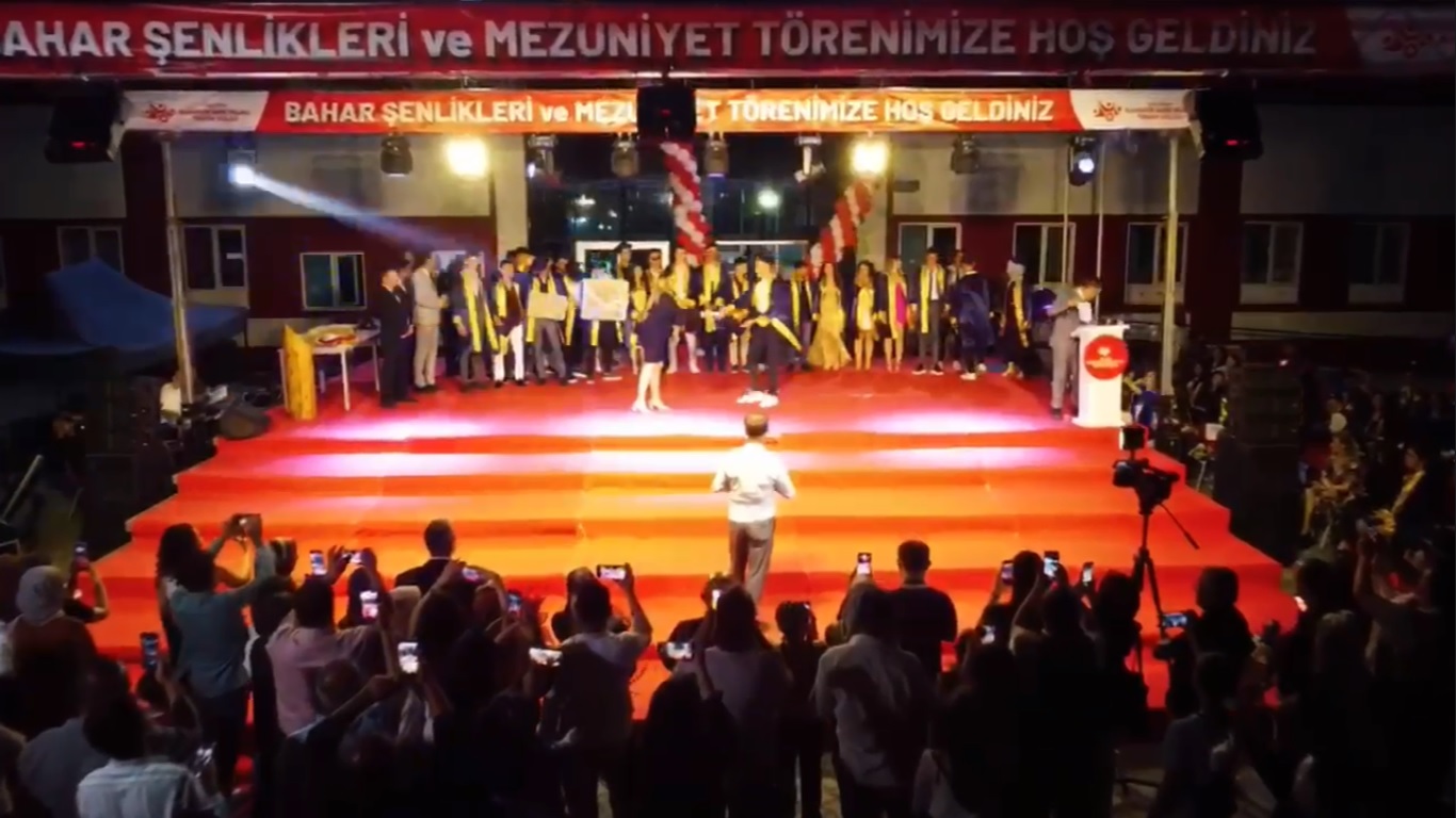 RSP'nin İdarecileri ve Öğretmenleri Mezun Olacak Öğrencilerine Unutulmaz Gece Yaşattı