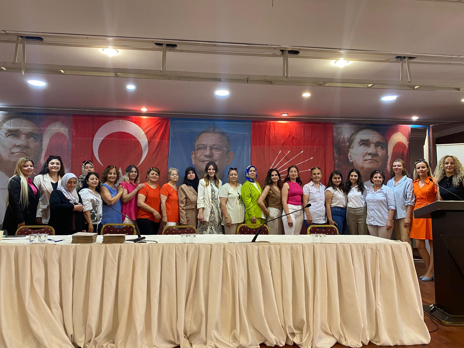 CHP Afyonkarahisar Merkez İlçe Kadın Kolları Başkanlığında Kocabal Dönemi Başladı