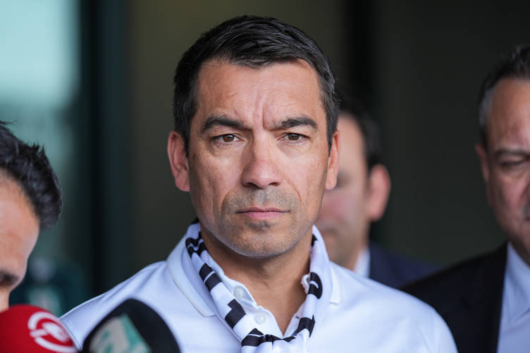 Beşiktaş'ın Yeni Teknik Direktörü Giovanni Van Bronckhorst, İstanbul'da