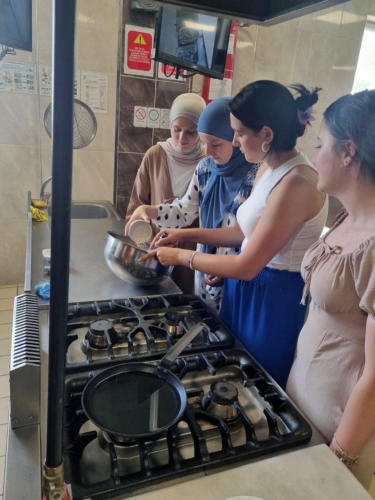 SIRBİSTAN YENİ PAZAR ÜNİVERSİTESİ ÖĞRENCİLERİNDEN ZİYARET