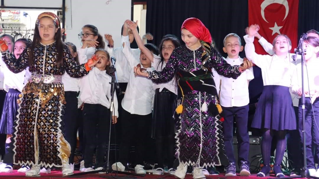 ‘Anaokulundan Liseye Müzik’ Öğrencilerin yıl sonu konseri ayakta alkışlandı