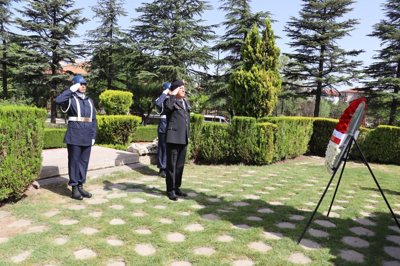 Kanun Ordusu 185'inci Yaşını Kutladı Çelenk Albay Yağan Tarafından Konuldu