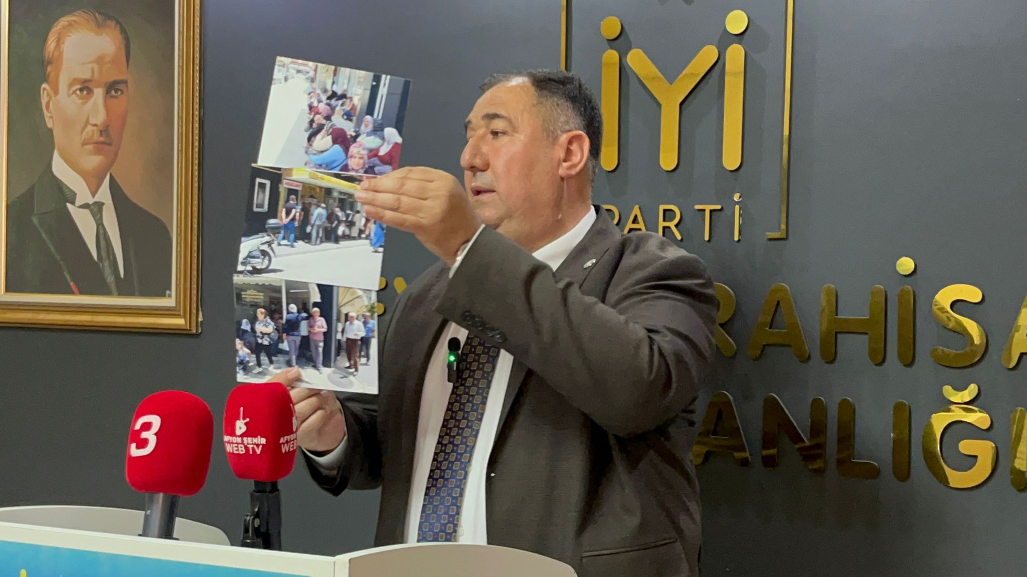 “MÜSLÜMAN PAZARINDA SALYANGOZ SATIYORLAR” 