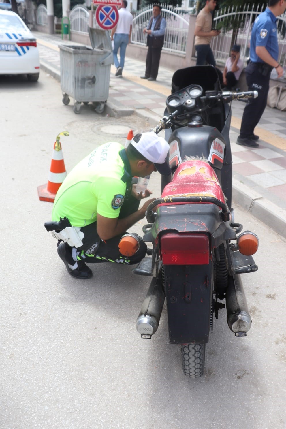 Kural İhlali Yapan Sürücülere Cezai İşlem Uygulandı: Polisten Tescilsiz Motosiklet Sürücülerine Yönelik Denetim