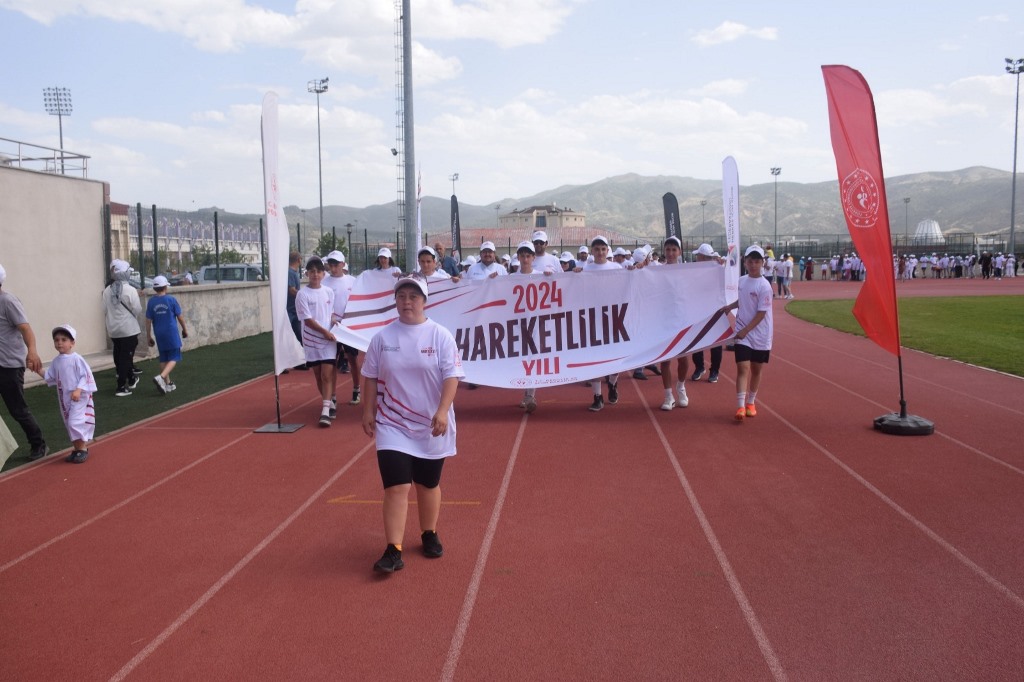 HAREKETLİLİK YILI SPOR ŞENLİĞİ KUTLANDI