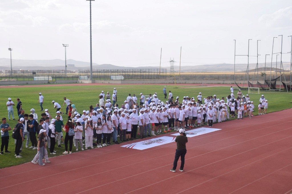 HAREKETLİLİK YILI SPOR ŞENLİĞİ KUTLANDI