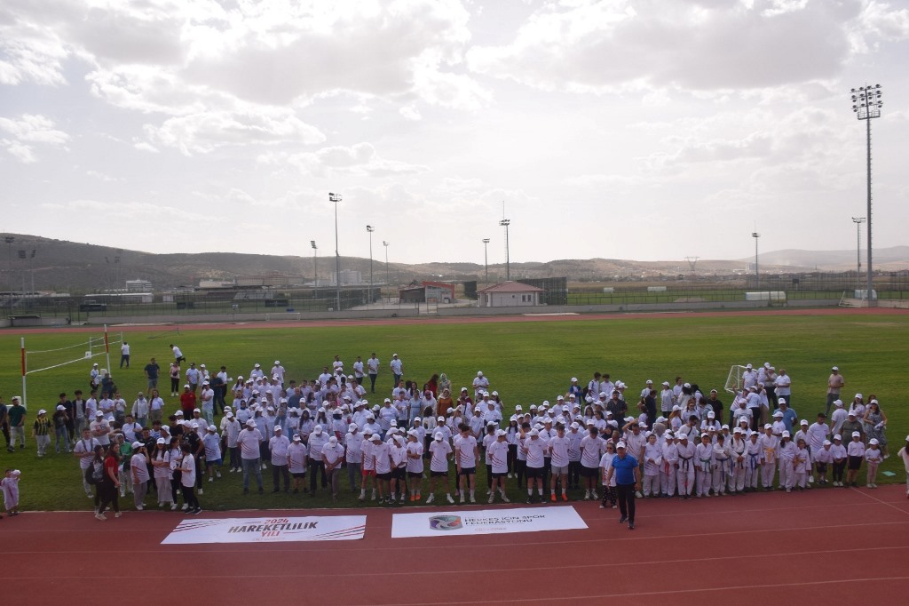 HAREKETLİLİK YILI SPOR ŞENLİĞİ KUTLANDI