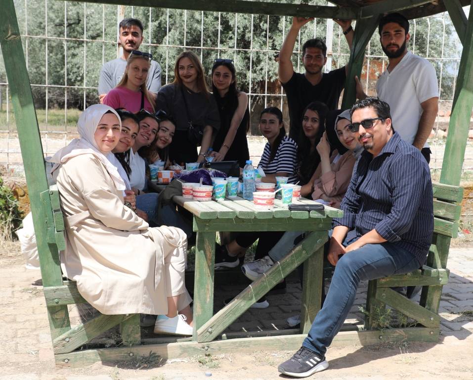 Bolvadin SHMYO’da Bahar Şenliği Coşkusu