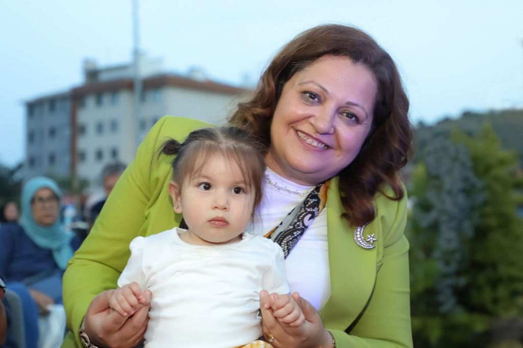 AFYONKARAHİSAR'DA YAZ AKŞAMLARI COŞKUSU