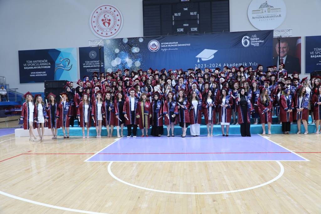 AFSÜ’ de 2024 Mezuniyet Coşkusu
