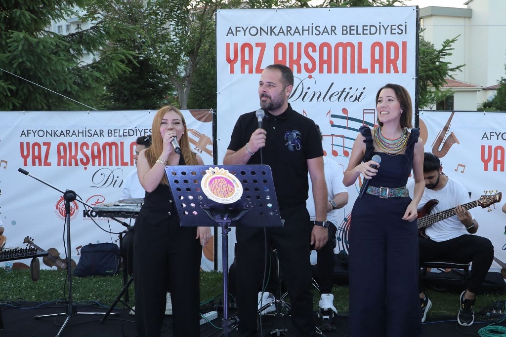 YAZ AKŞAMLARI KONSERLERİ SÜRÜYOR