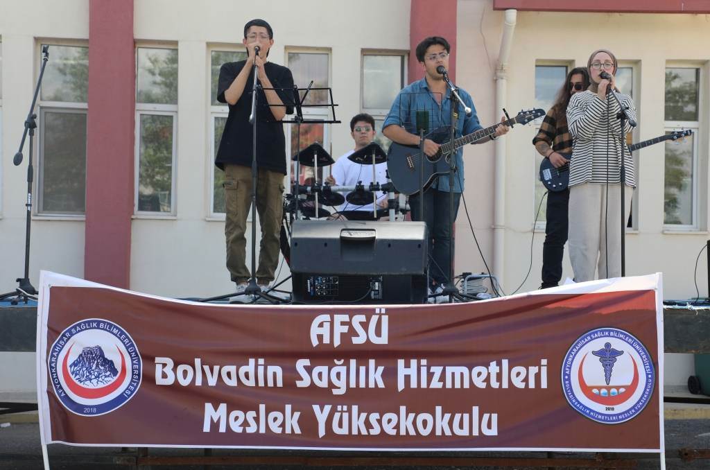 SHMYO'DA BAHAR ŞENLİĞİ COŞKUSU
