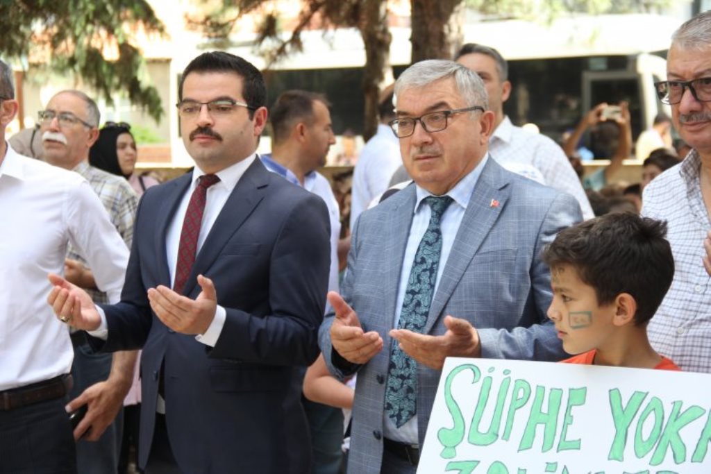 ÖZAŞKIN DOĞU TÜRKİSTAN VE GAZZE İÇİN DÜZENLENEN ETKİNLİĞE KATILDI