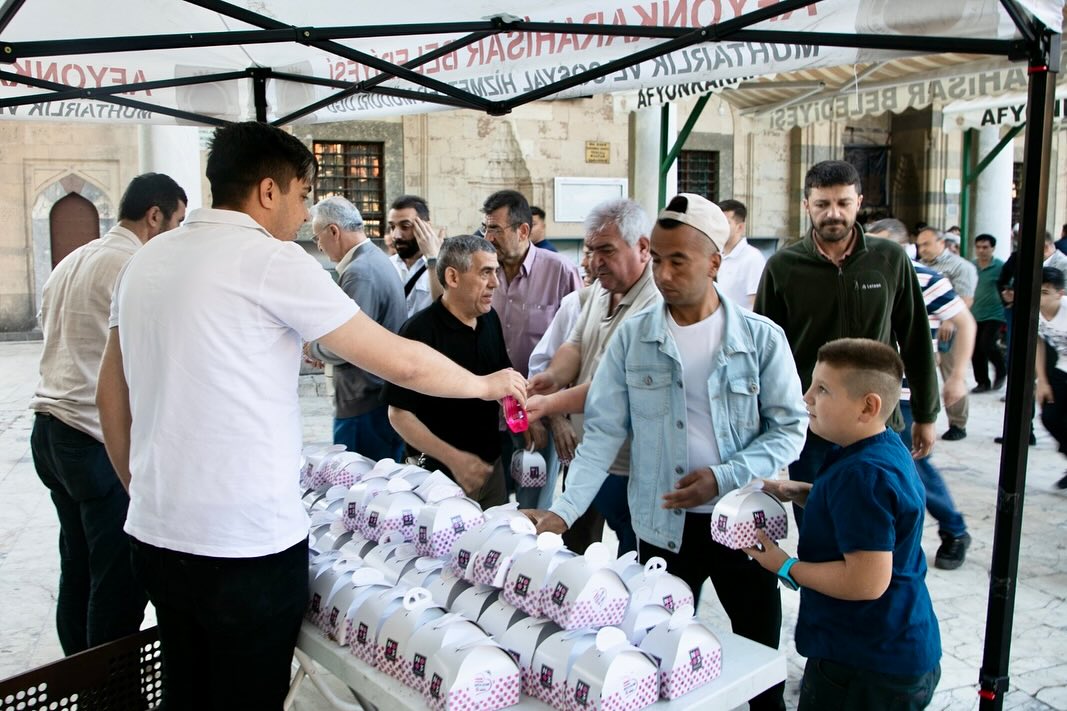 Afyonkarahisarlılar Paşa Camisinde Bayramlaştı
