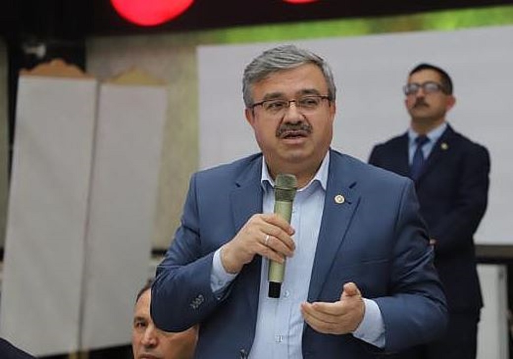 "HER BAŞARIMIZDA EMEĞİ OLAN BABALARIMIZIN GÜNÜ KUTLU OLSUN"