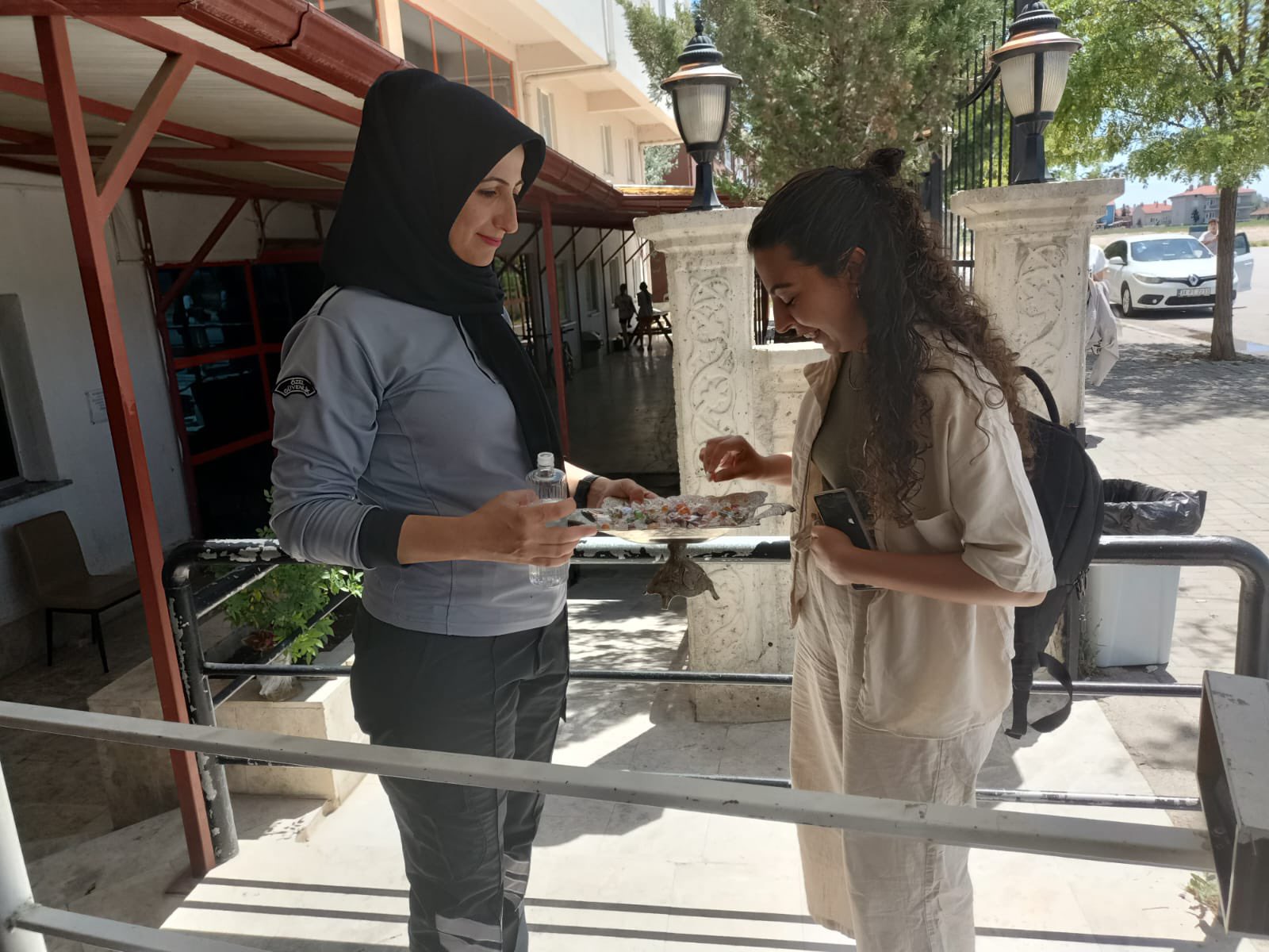 “SICAK BİR AİLE ORTAMI OLUŞTURMAYI AMAÇLADIK”