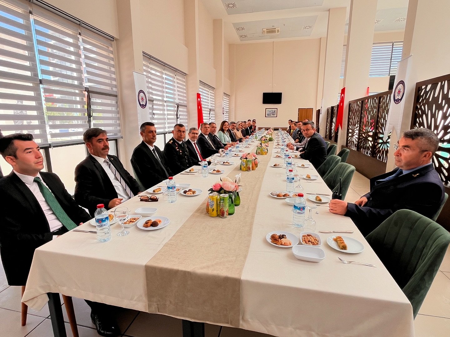 Afyonkarahisar Protokolü Emniyet Mensuplarıyla Bayramlaştı