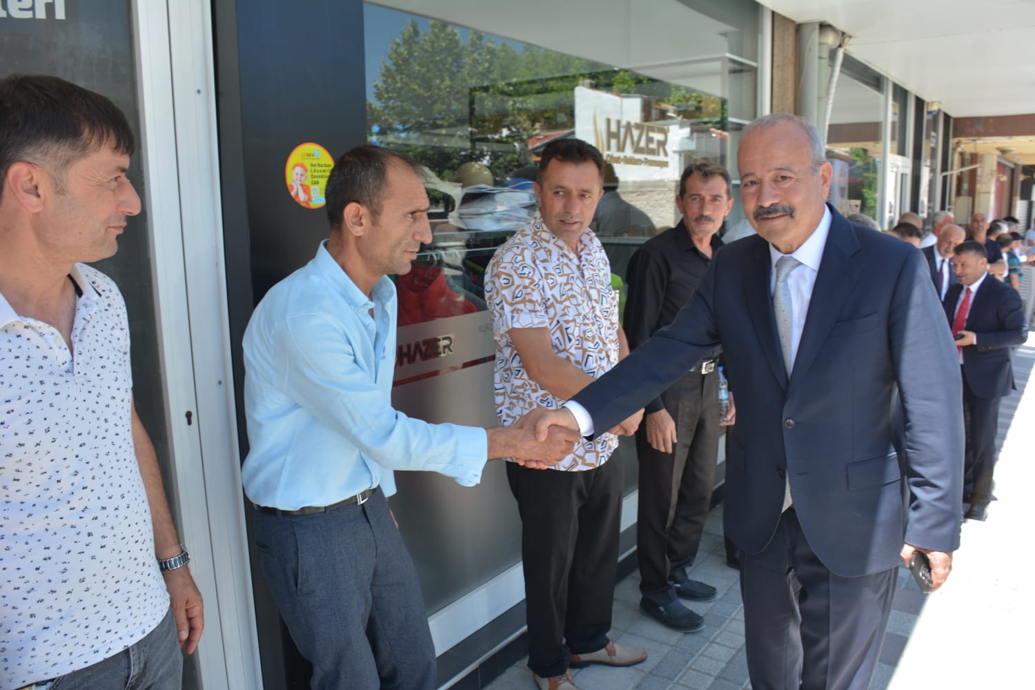 "KURBAN YAKLAŞMAK VE PAYLAŞMAK DEMEKTİR"