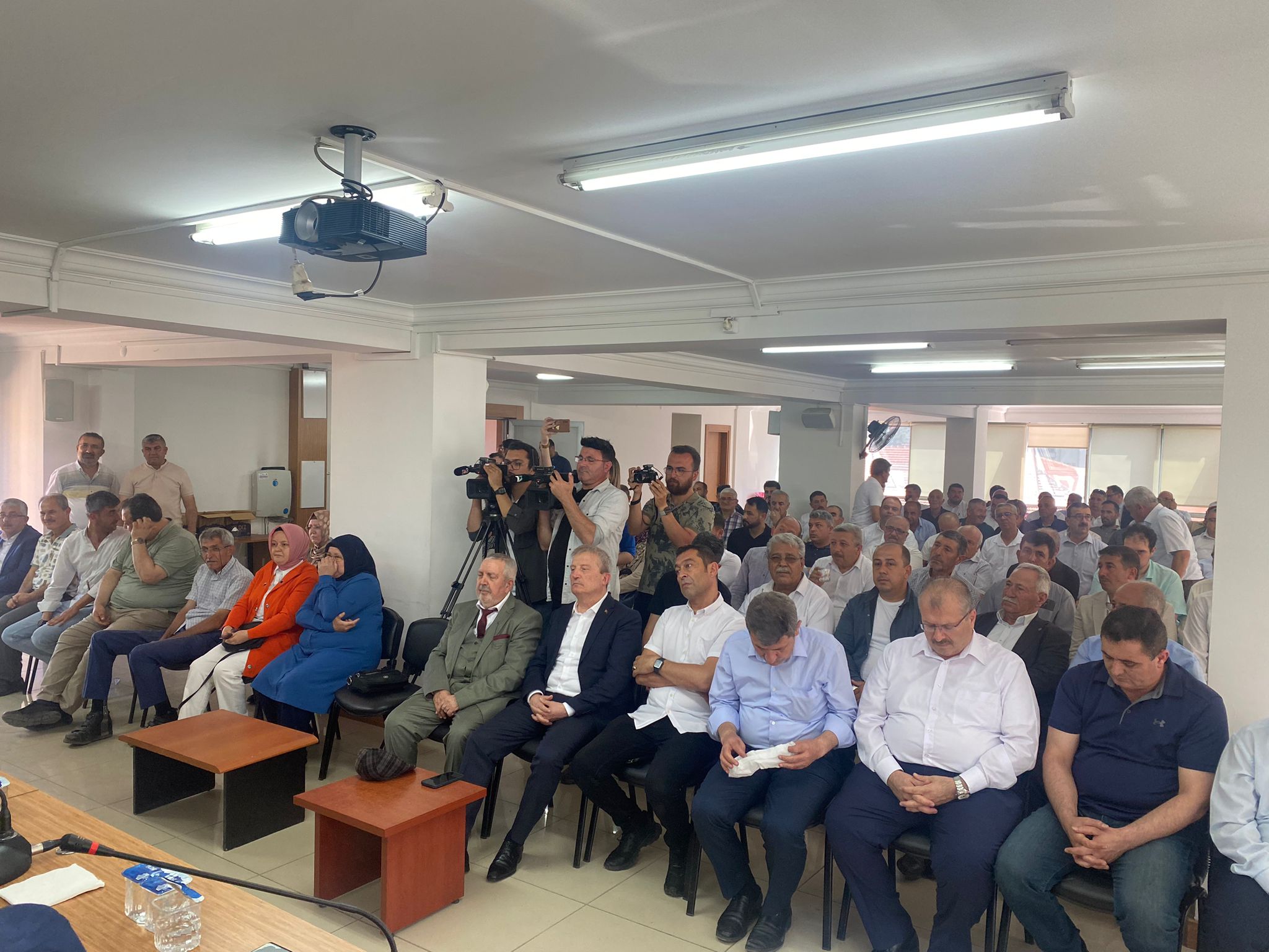 “ZULME KARŞI DİM DİK DURAN TEK LİDER RECEP TAYYİP ERDOĞAN’DIR”