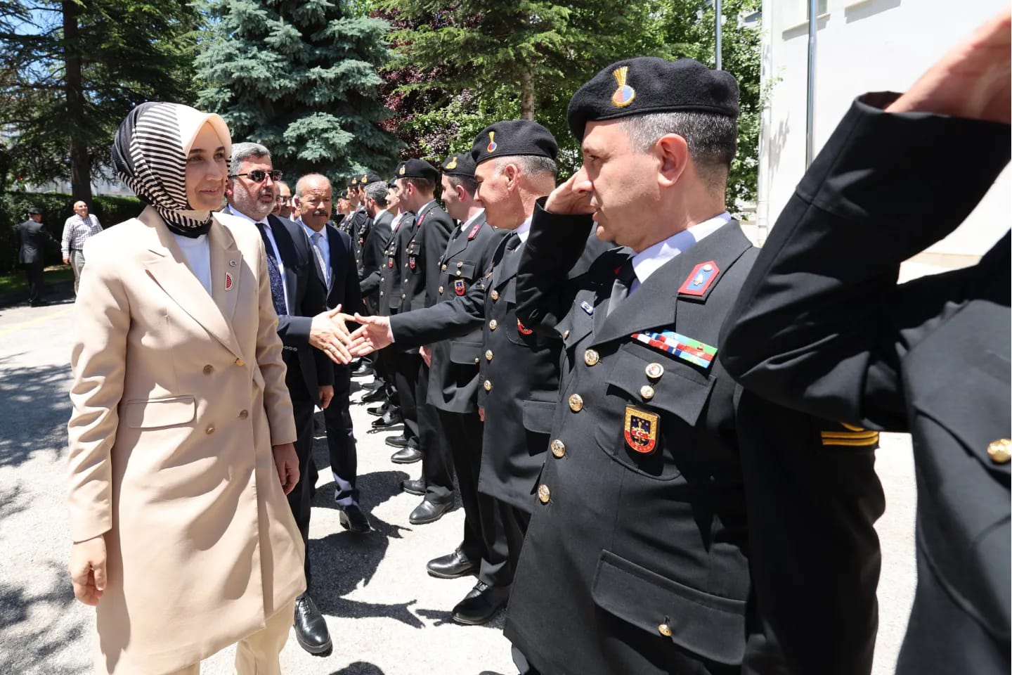 Vali Yiğitbaşı Jandarma Teşkilatı İle Bayramlaştı