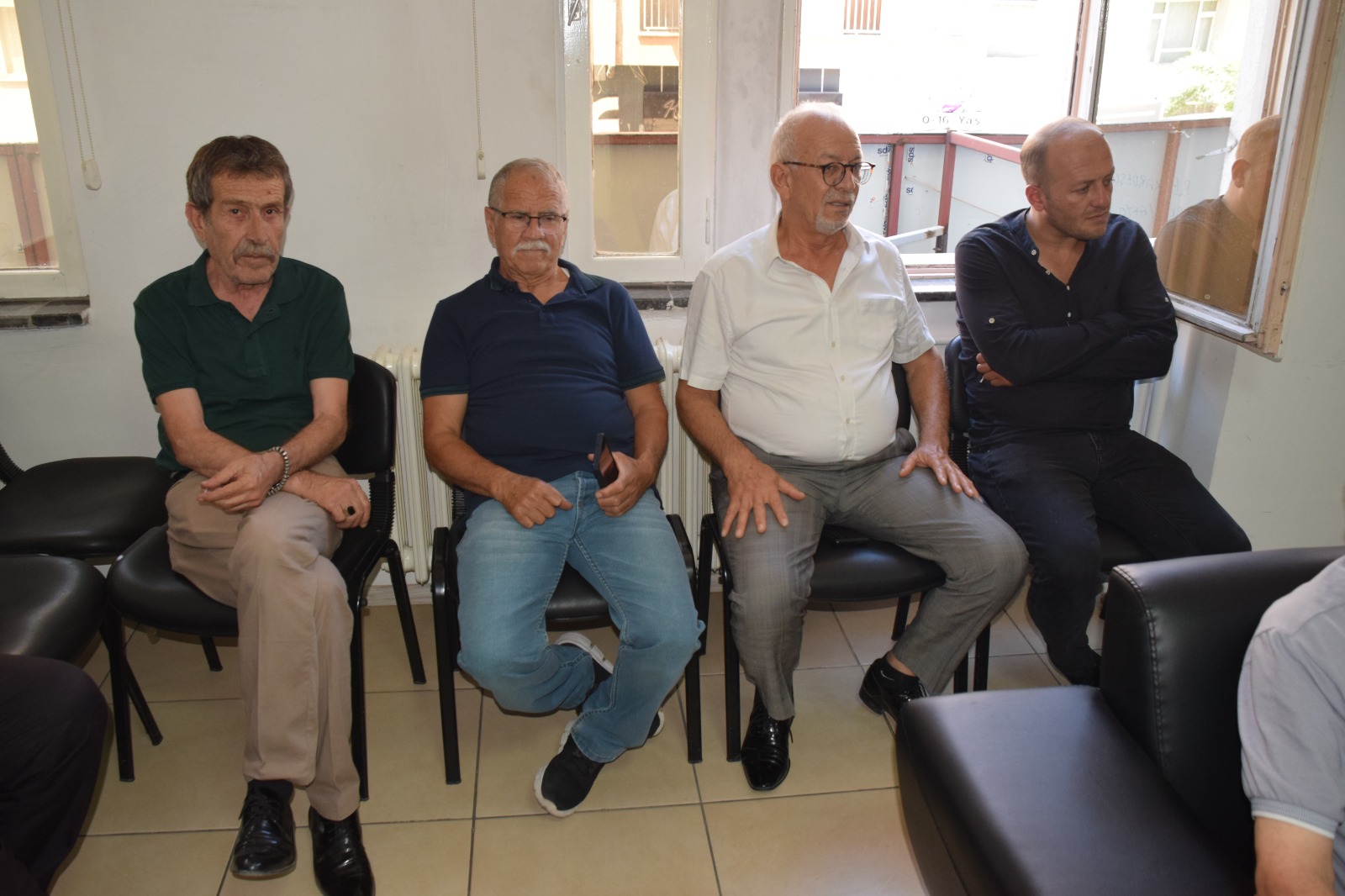 “MAALESEF  VATANDAŞIMIZIN BAYRAM NEŞESİNİ BİLE ELİNDEN ALDILAR”