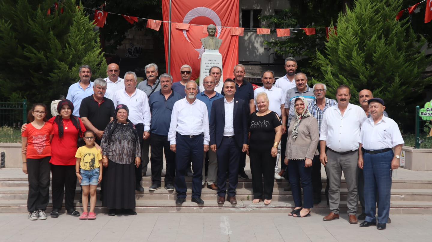 CHP DİNAR'DA BAYRAMLAŞMA PROGRAMI DÜZENLENDİ