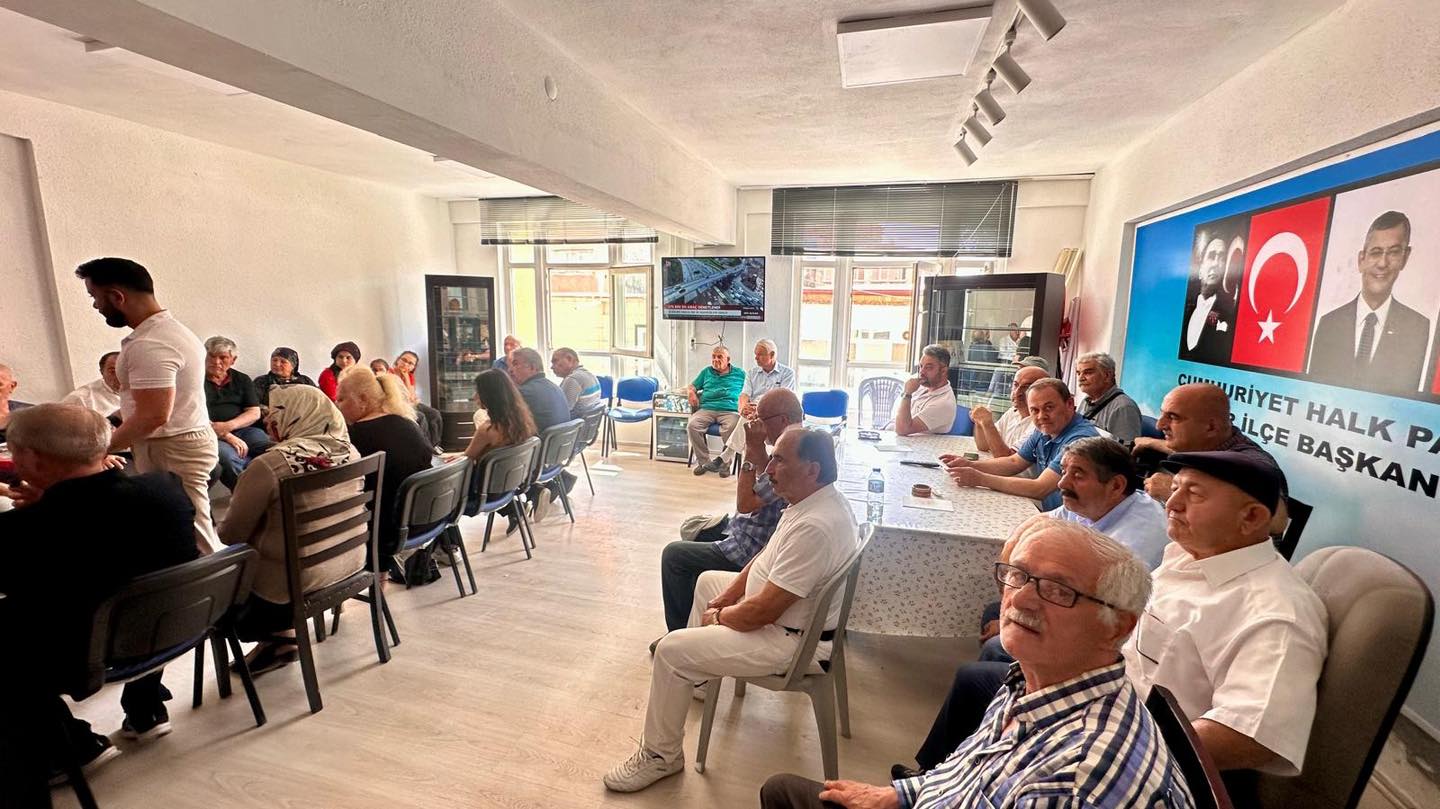 CHP DİNAR'DA BAYRAMLAŞMA PROGRAMI DÜZENLENDİ