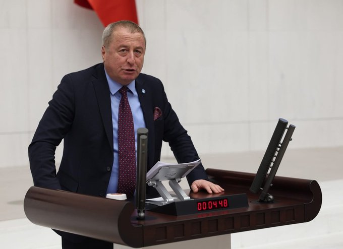OLGUN İKTİDARI KURBANLIK HAYVAN ÜZERİNDEN ELEŞTİRDİ.