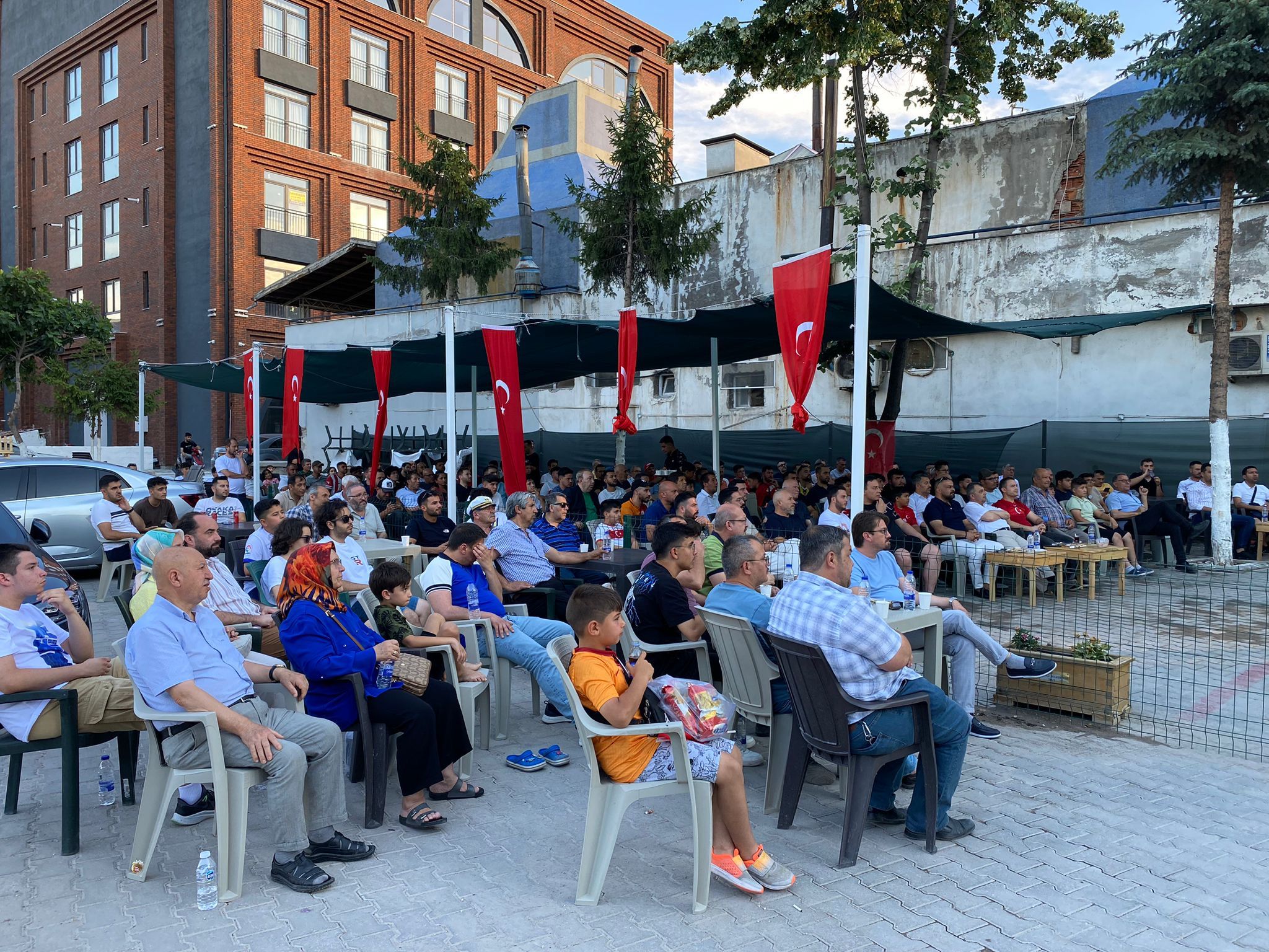 Milli Maç Heyecanı Emirdağ'da Yaşandı!