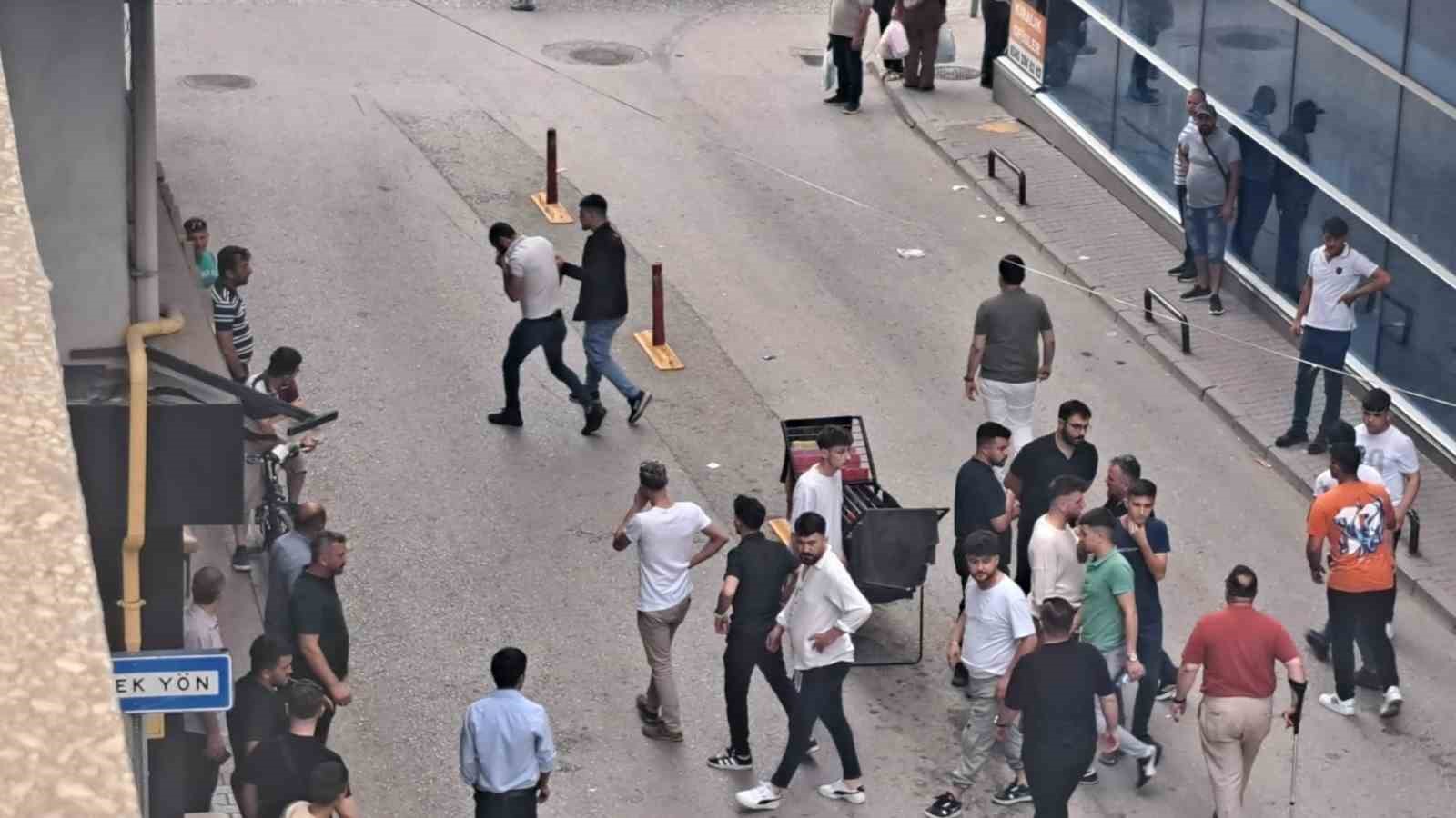 Sokak Ortasında Kavga: 2 Yaralı
