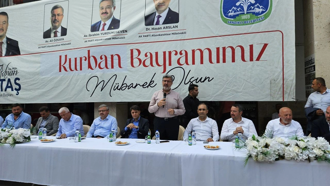 AK Partili Özkaya'dan Başkan Öztaş'a Övgü Dolu Sözler