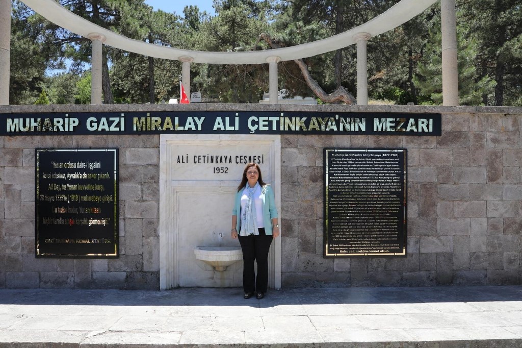 ALİ ÇETİNKAYA'NIN MEZARI RESTORE EDİLDİ