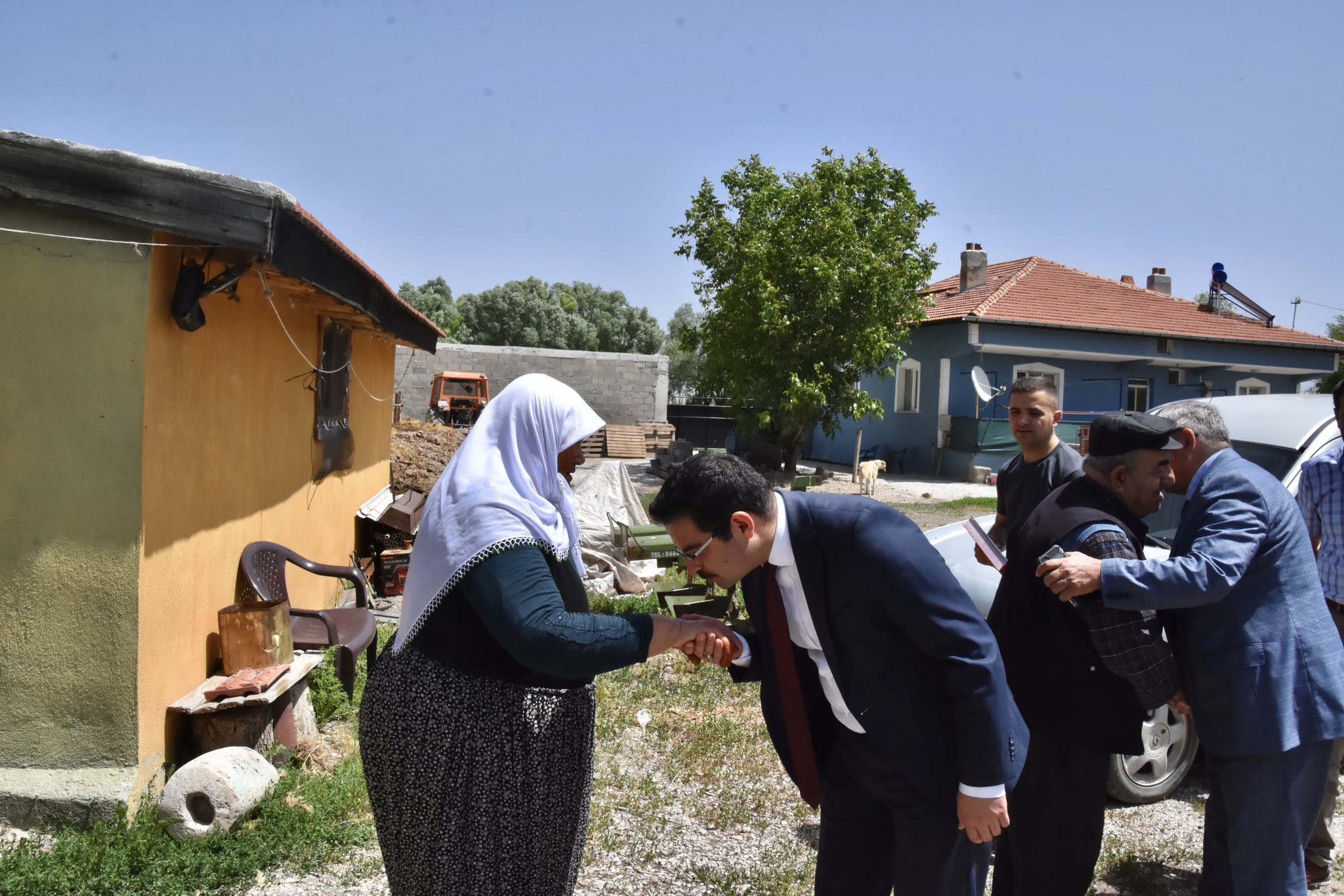 Bu Bayramda da Evlat Edasıyla Şehit Ailelerini Ziyaret Etti