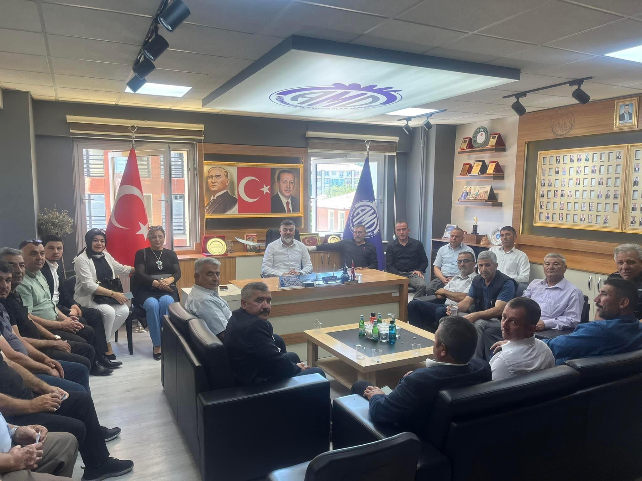 Başkan Uygur Muhtarlarla Bir Araya Geldi