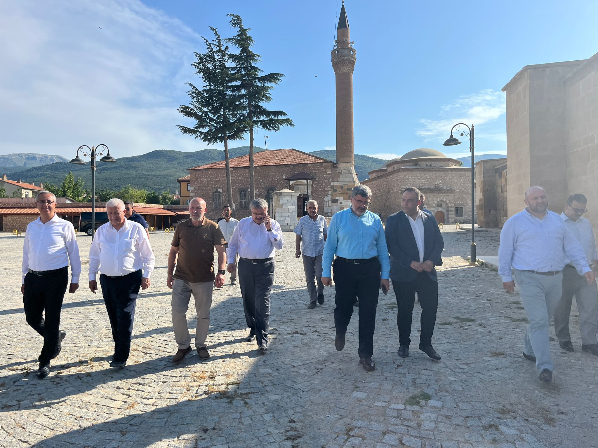 AK PARTİ’DEN TÜM İLÇELERDE BİRLİK VE BERBERLİK MESAJI