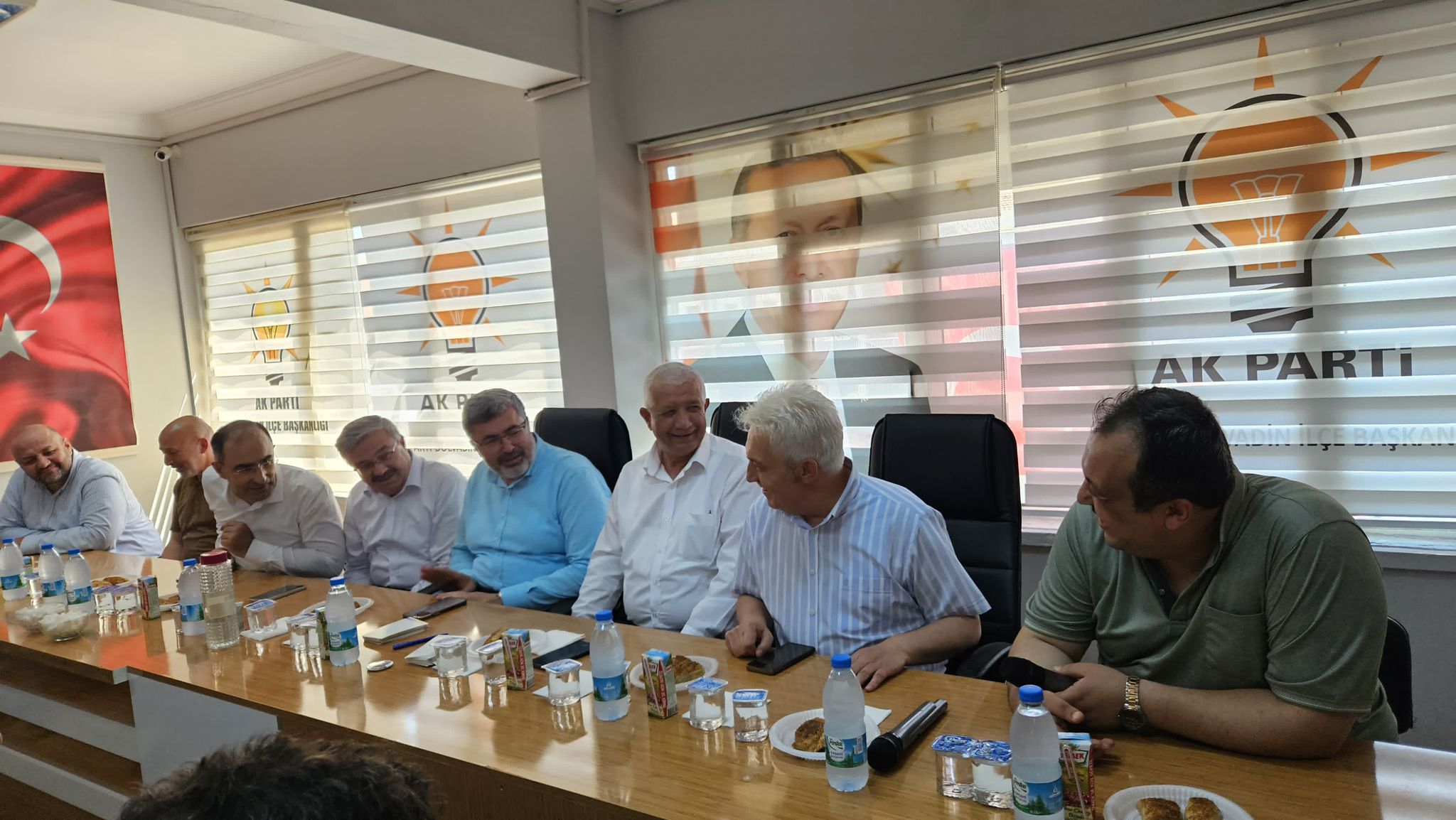 AK PARTİ’DEN TÜM İLÇELERDE BİRLİK VE BERBERLİK MESAJI