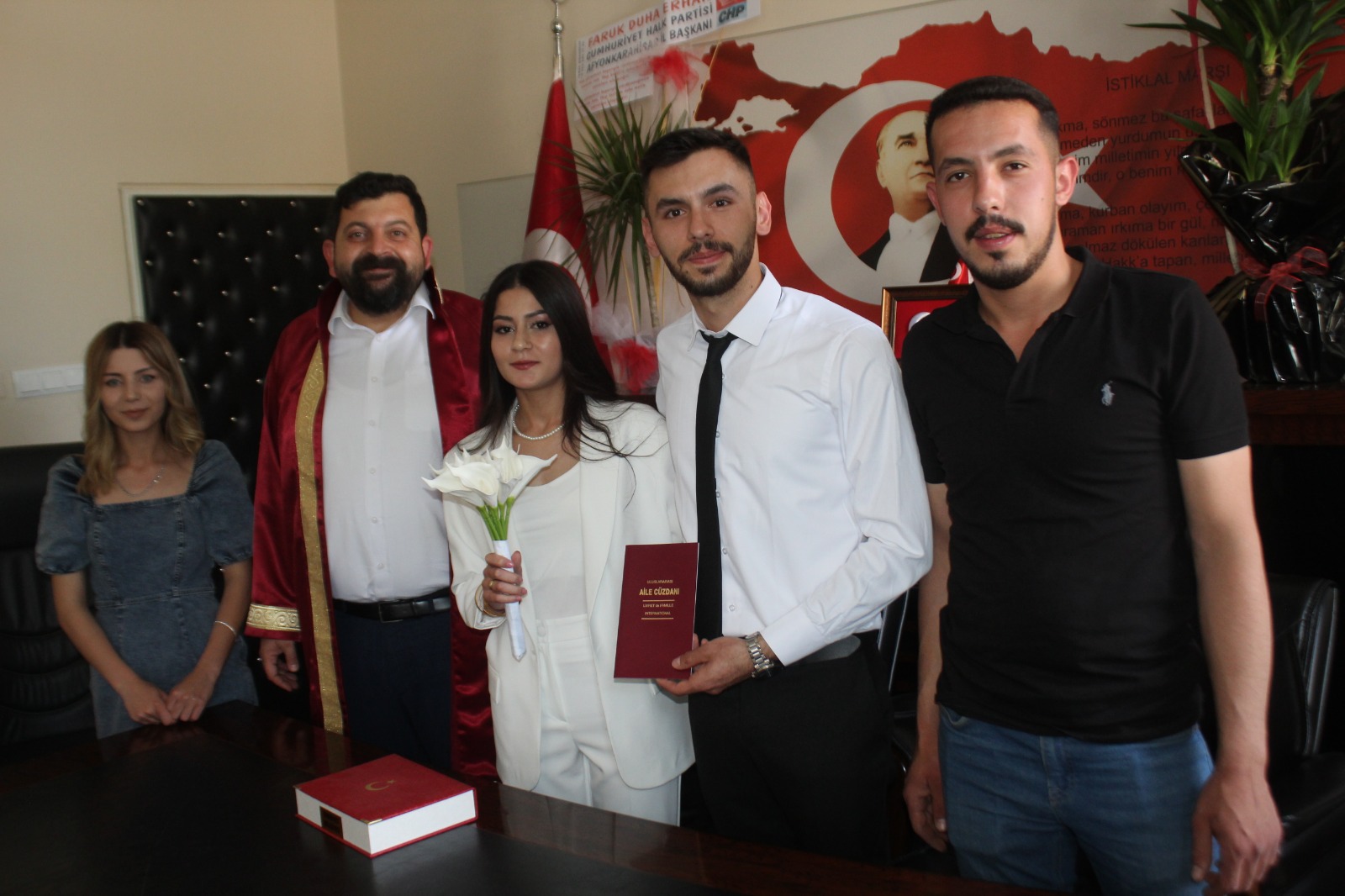 Başkan Gönüllü Gençlerin En Mutlu Anlarına Tanıklık Etti