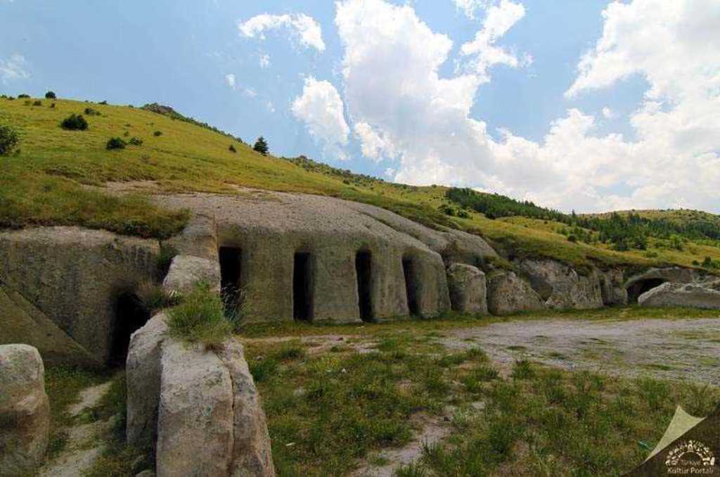 YEDİKAPILAR YERALTI ŞEHRİ'NİN GİZEMLİ TARİHİ