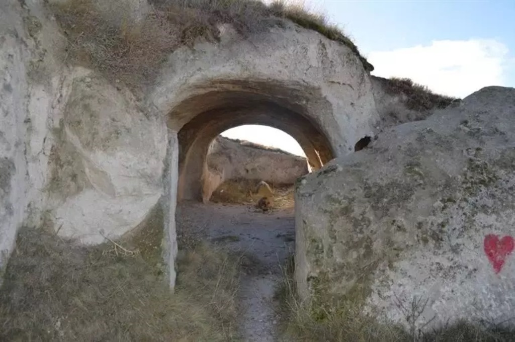 YEDİKAPILAR YERALTI ŞEHRİ'NİN GİZEMLİ TARİHİ